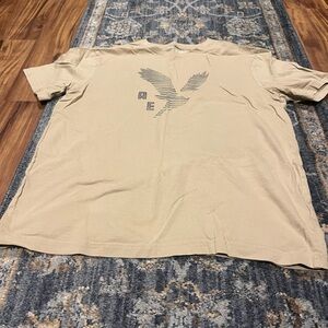 American Eagle t shirt